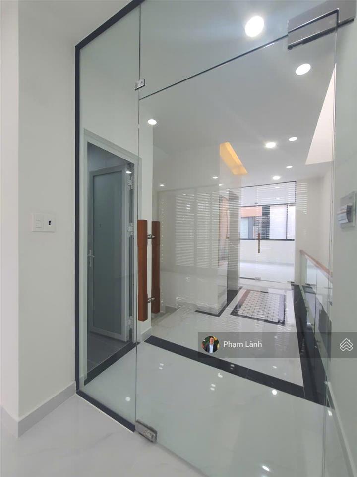 Cho thuê shophouse the global city, dt 5x19m giá 50 triệu, hoàn thiện có thang máy.  0916 592 ***