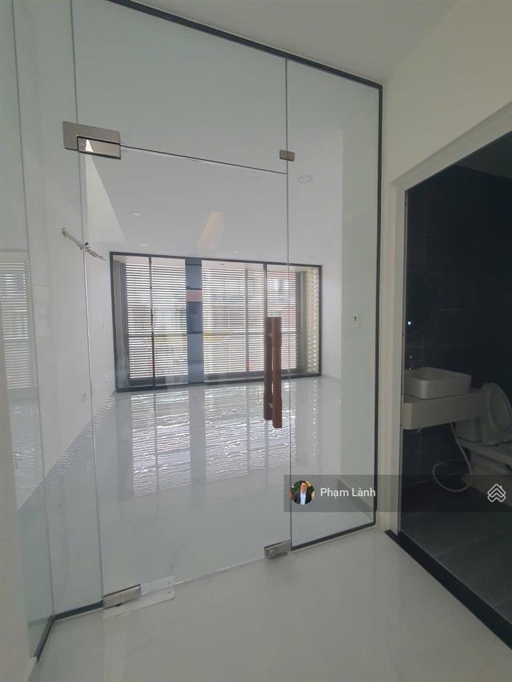 Cho thuê shophouse the global city, dt 5x19m giá 50 triệu, hoàn thiện có thang máy.  0916 592 ***