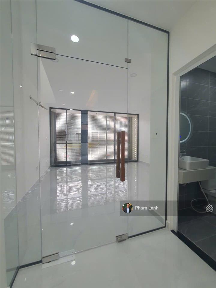 Cho thuê shophouse the global city, dt 5x19m giá 50 triệu, hoàn thiện có thang máy.  0916 592 ***