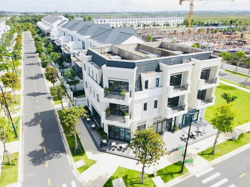 Duy nhất căn biệt thự vip view sông góc 2 mặt tiền 10x20m, giá chỉ 16 tỷ.  0916 592 ***