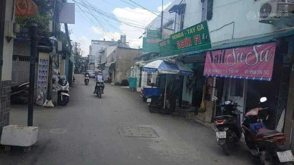 Bán nhà mt đường số 2 p16 hiện đang có 3 kiot cho thuê dt 40.7 giá 3,75 tỷ