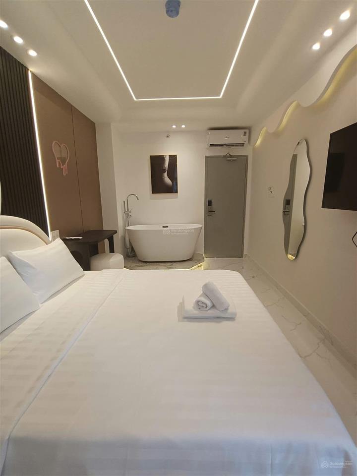 Bán tòa nhà chdv 40 phòng doanh thu hiện đang khoáng 2 tỷ/ năm