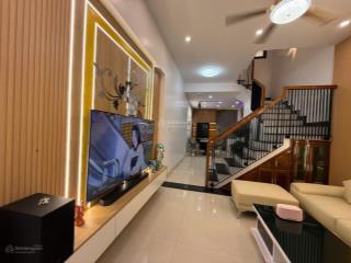 Nhà 3 tầng 3 mê thiết kế hiện đại siêu đẹp full nội thất thiết bị. chỉ cần xách vali vào là ở ngay