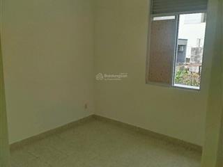 Bán căn hộ 109 nguyễn biểu quận 5 diện tích 50 m2, 2 phòng ngủ