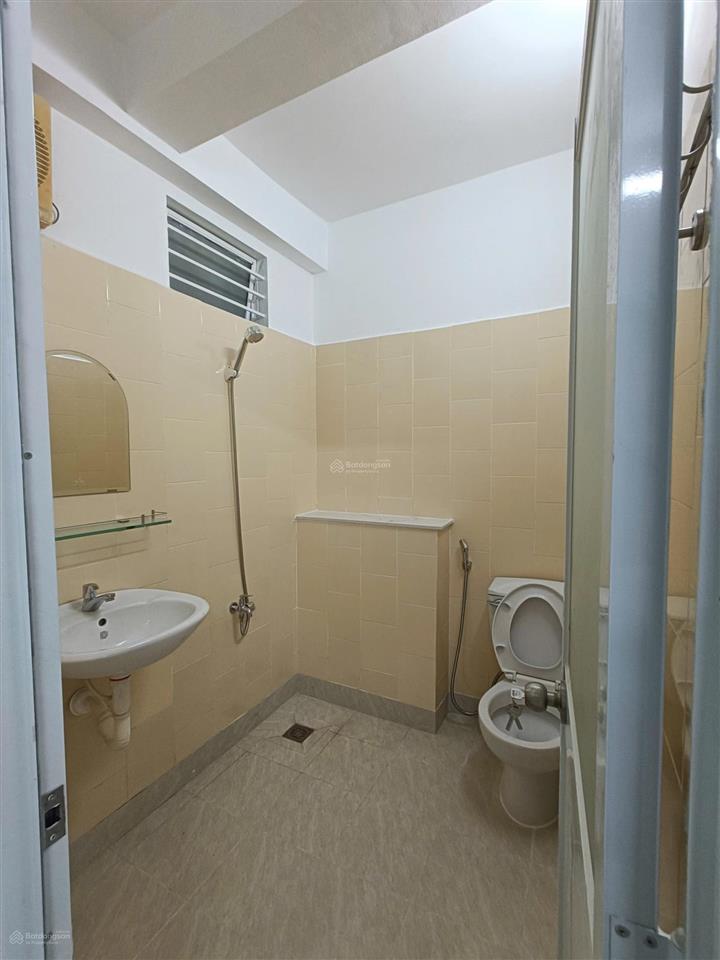 Bán chung cư 52 phạm hùng q8 dt 49m2, 1pn, 1wc, có 1 lửng đúc, nhà sạc