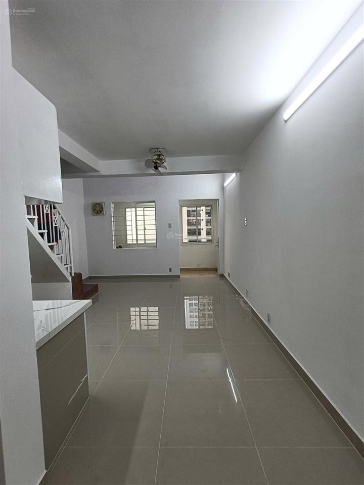 Bán chung cư 52 phạm hùng q8 dt 49m2, 1pn, 1wc, có 1 lửng đúc, nhà sạc