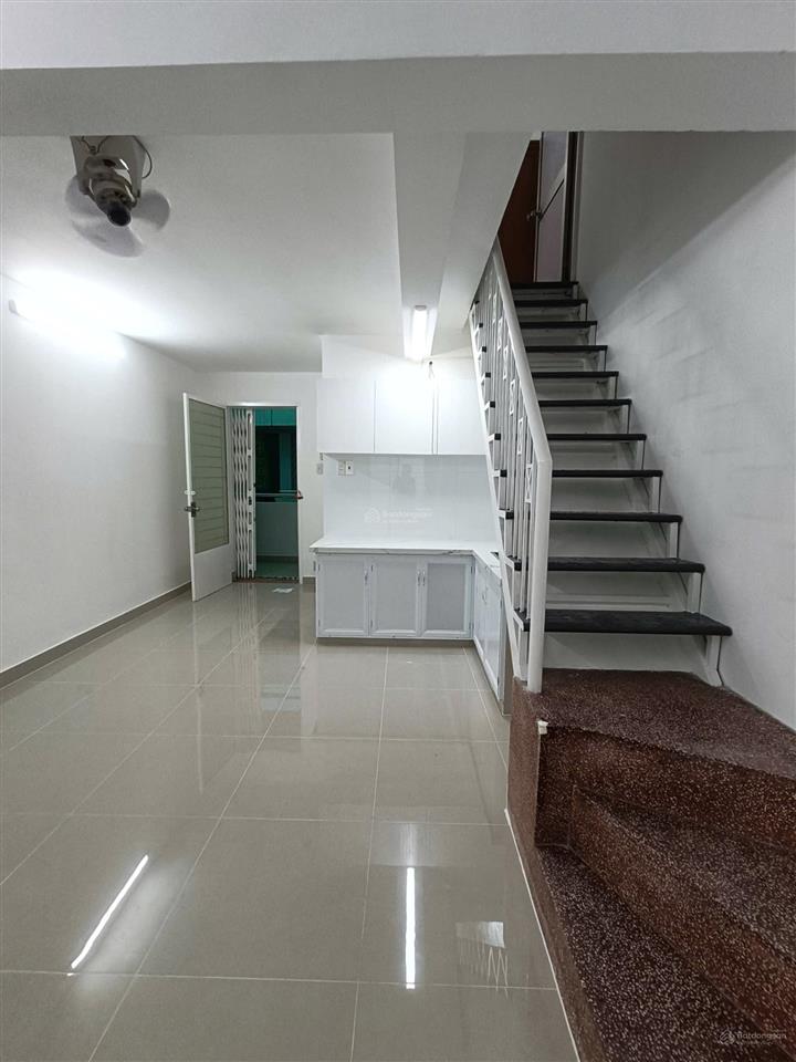 Bán chung cư 52 phạm hùng q8 dt 49m2, 1pn, 1wc, có 1 lửng đúc, nhà sạc