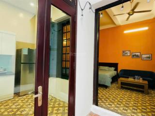 Cho thuê homestay 2 ngủ ngõ hàng đào  dt 100m2  thiết kế 2 ngủ  giá 28 triệu. đã có đầy đủ đồ