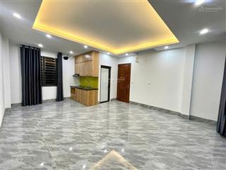 Cho thuê nhà mặt bờ sông sét  nhà mới  dt 75m2 x 5 tầng  mt 10m  có thang máy  giá 35tr