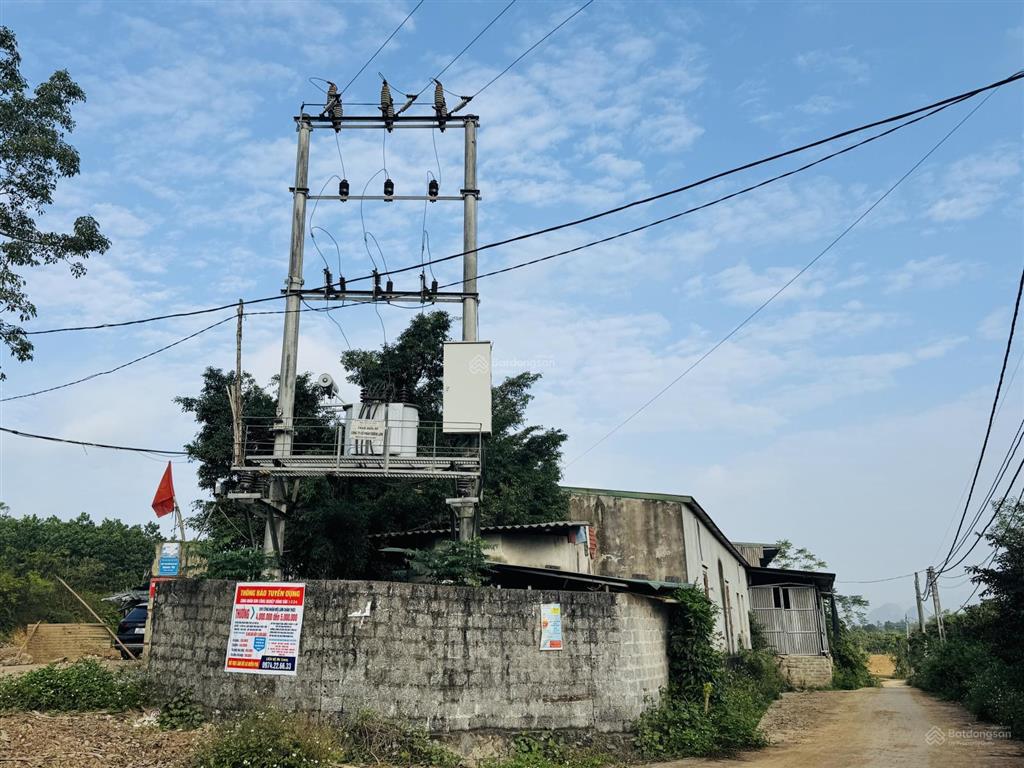 Cho thuê xưởng lâu dài dt xưởng 3000m2, dt đất 20000m2, có biến áp 560kva, vp rộng 200m2. 50tr