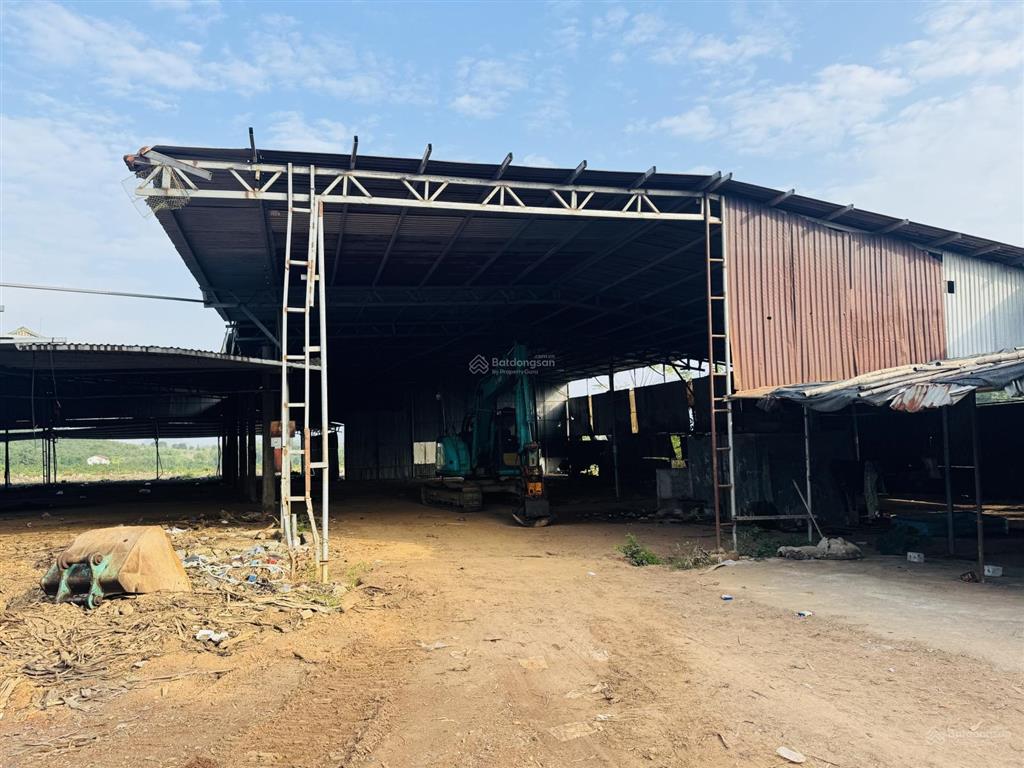 Cho thuê xưởng lâu dài dt xưởng 3000m2, dt đất 20000m2, có biến áp 560kva, vp rộng 200m2. 50tr