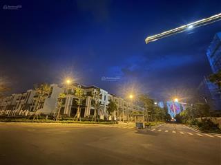 Bán căn biệt thự vườn hoa ciputra diện tích 180m tài chính hơn 50 tỷ! có thang máy! 0973 032 ***