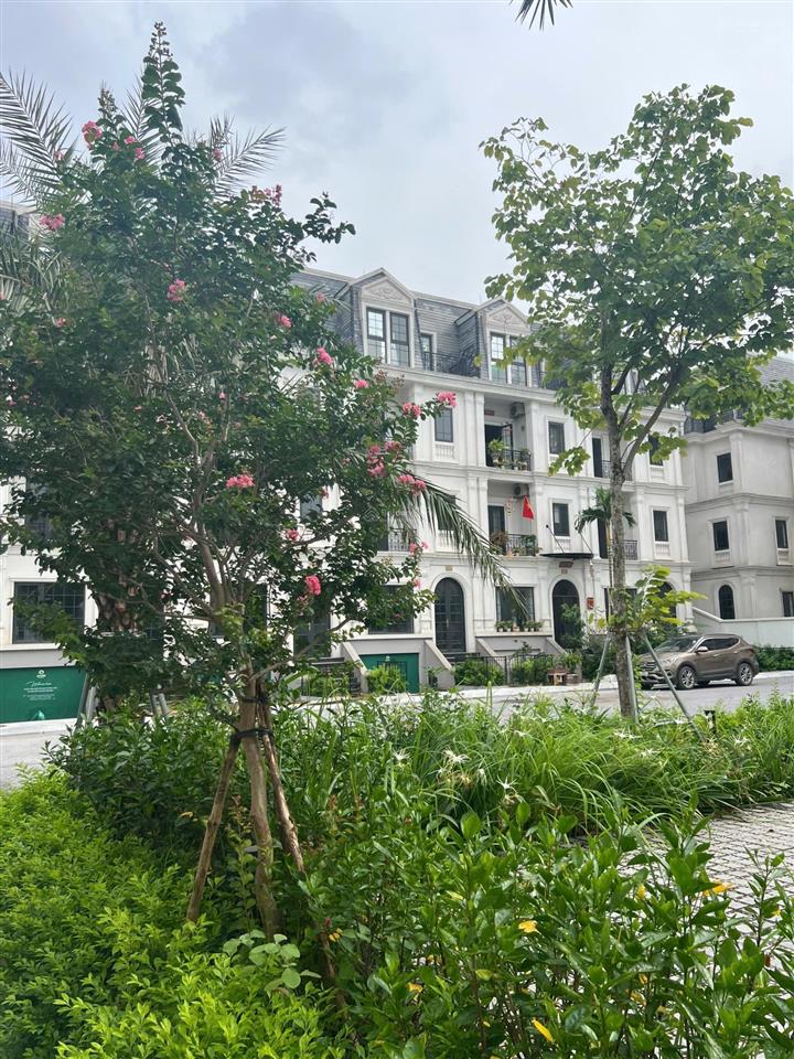 Bán liền kề vườn hoa jade square. căn rẻ nhất vùng, 0973 032 ***