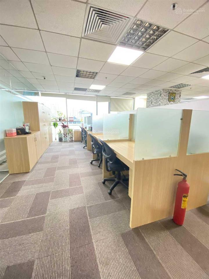 Chỗ ngồi cố định, full tiện ích tại phố duy tân, cầu giấy giá 2 triệu/tháng