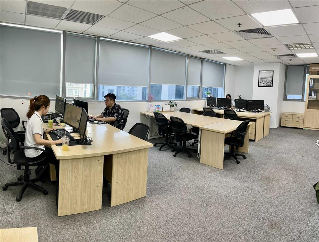 Chỗ ngồi cố định, full tiện ích tại phố duy tân, cầu giấy giá 2 triệu/tháng