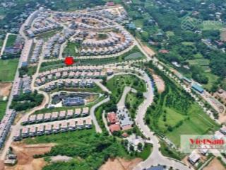 Bán nhanh căn biệt thự đẹp nhất mặt hồ thiên nga. giá 7,999 tỷ.