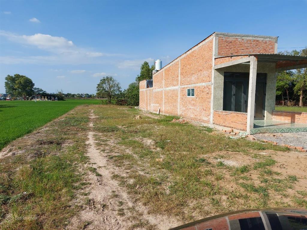 Bán đất thổ cư 600m2 trung tâm hậu nghĩa liền kề vinhomes green city, bv xuyên á, đường bê tông 4m