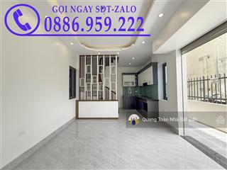 Bán nhà riêng tại đường tả thanh oai, giá tốt 5,2 tỷ, 32m2 x 5 tầng ô tô đổ cổng