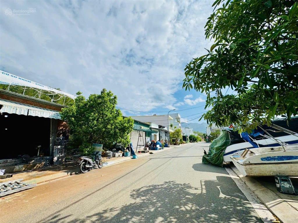 Bán đất mặt tiền, mặt đường nhựa 13m, tdc hòn rớ 2, nha trang, khánh hòa
