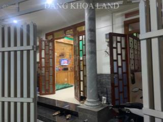 Chỉ nhỉn 4 tỷ! nhà cấp 4 mới! xe hơi tận nhà! gần phạm văn đồng!