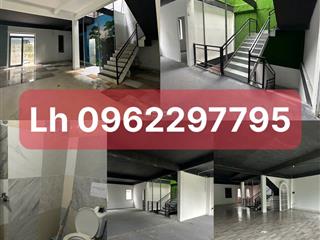 Cho thuê nhà hoàn thiện cơ bản 4 tầng dt 160m2 giá 25tr/tháng  0962 297 ***