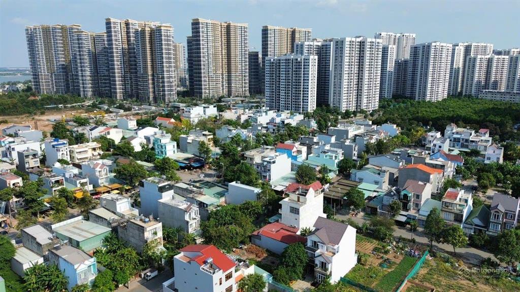 Mt đường 9a đường 30m 8x20 đối điện vinhomes và vành đai 3, song hành, thích hợp kd mọi ngành nghề