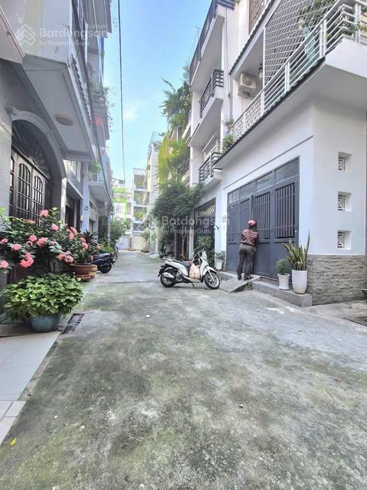 Nhà nát hẻm xe hơi 5m tô hiệu cách mặt tiền chỉ 2 căn 4x20m cn 80m2 giá 5.9 tỷ  0936 999 ***