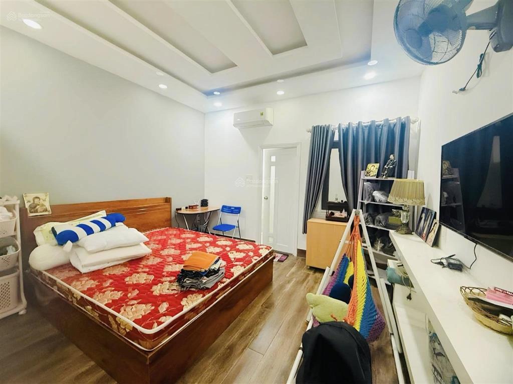 Nhà hẻm nhựa thông 8m  lũy bán bích tân thành khu bàn cờ 4x14 4 tầng st giá nhỉn 7tỷ  0936 999 ***