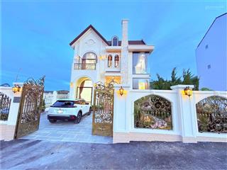 Bán biệt thự đà lạt 220m2 11 tỷ đường nhựa, đã hoàn công