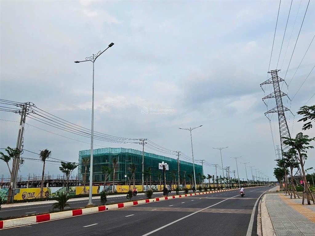 Khu dân cư thái sơn t&t nền đường lớn lộ giới 16m. giá bao tốt chỉ  2tỷ350. dt 100m2. sổ hồng