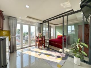 Căn hộ 1pn ban công siêu to ngay bờ kè hoàng sa
