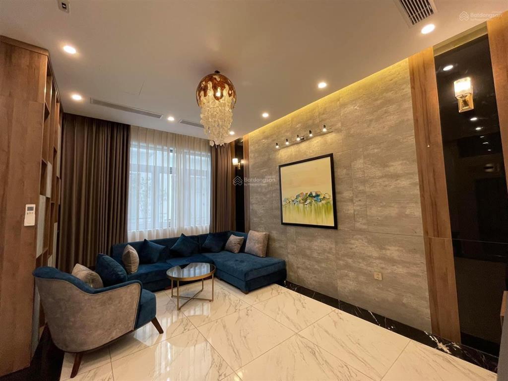 Cho thuê biệt thự song lập 152m2 hoàn thiện full nội thất có thang máy, gần hồ và trường vin