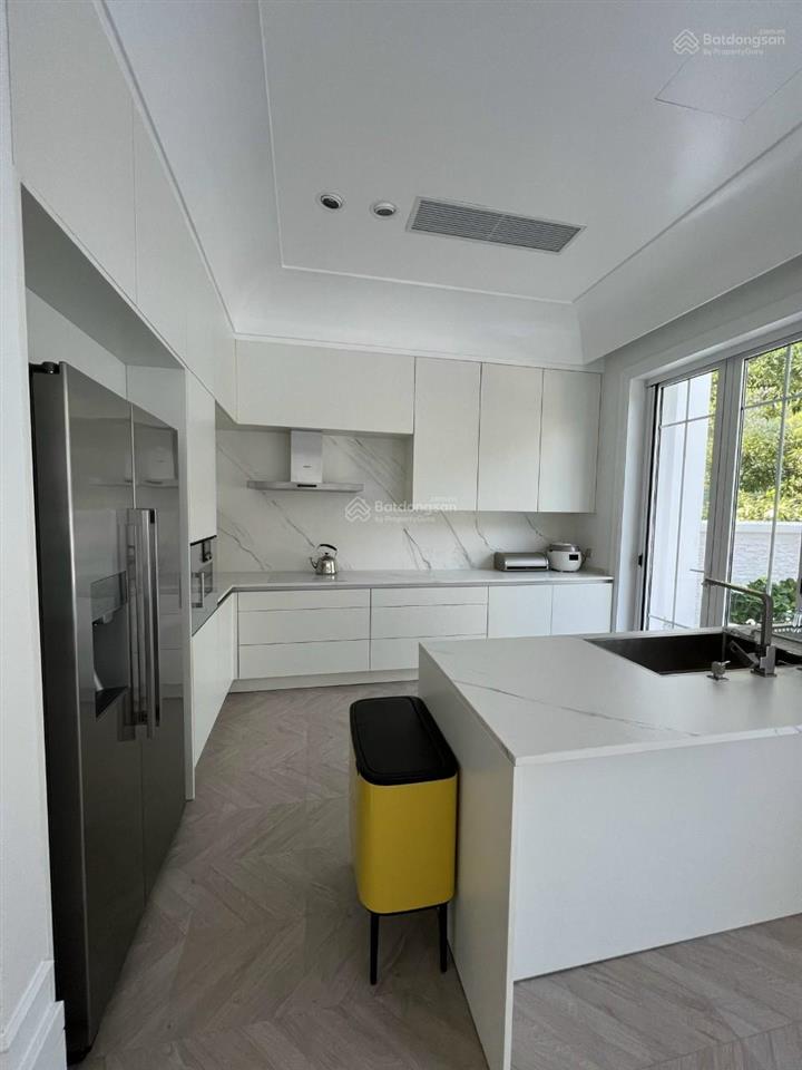 Góc cho thuê  vinhomes riverside 40 tr/tháng. bt song lập 240m²  có thang máy, hiện đại, nhà mới