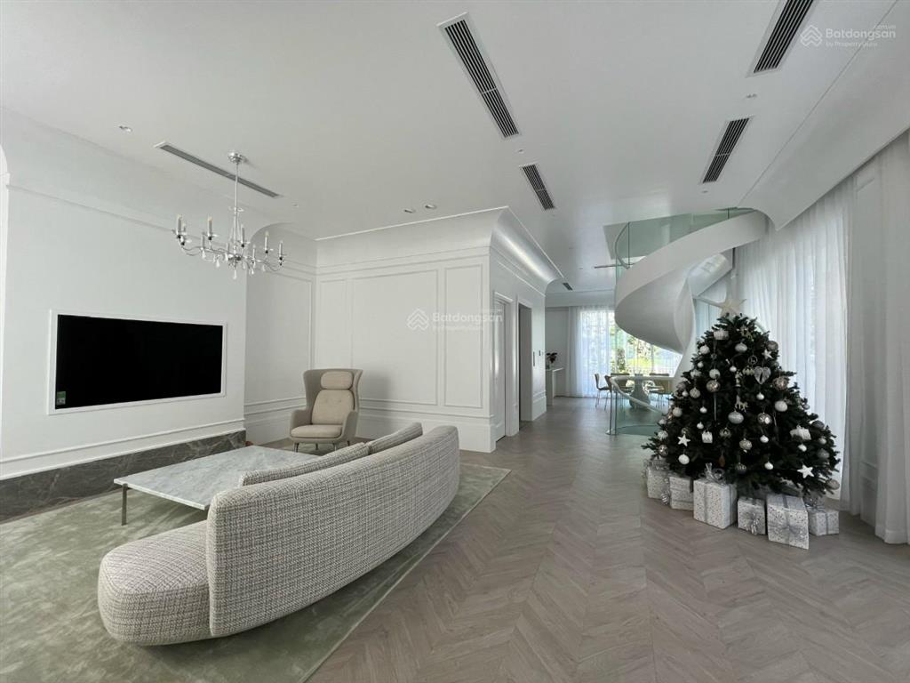 Góc cho thuê  vinhomes riverside 40 tr/tháng. bt song lập 240m²  có thang máy, hiện đại, nhà mới