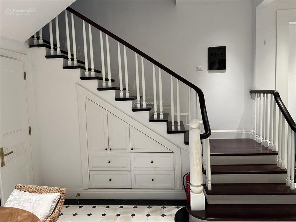 Cho thuê bt 96m2 tại vinhomes the harmony, long biên, gần trường vinschool và hồ 12ha. giá 33 tr