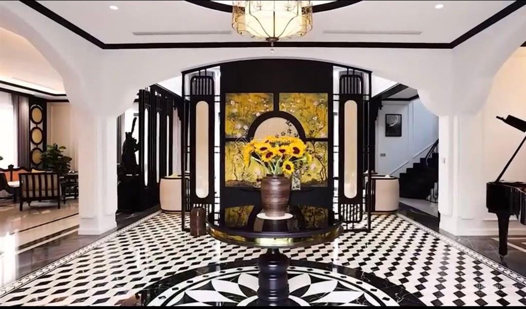 Bán gấp bt song lập vinhomes harmony 215m2 hoàn thiện có thang máy. 4pn 5wc