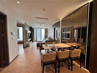 Bán căn 2pn+ 1đn skypark. dt 80m2 tầng 20, sẵn sổ đỏ giá nhỉnh 10 tỷ.  0911 717 ***