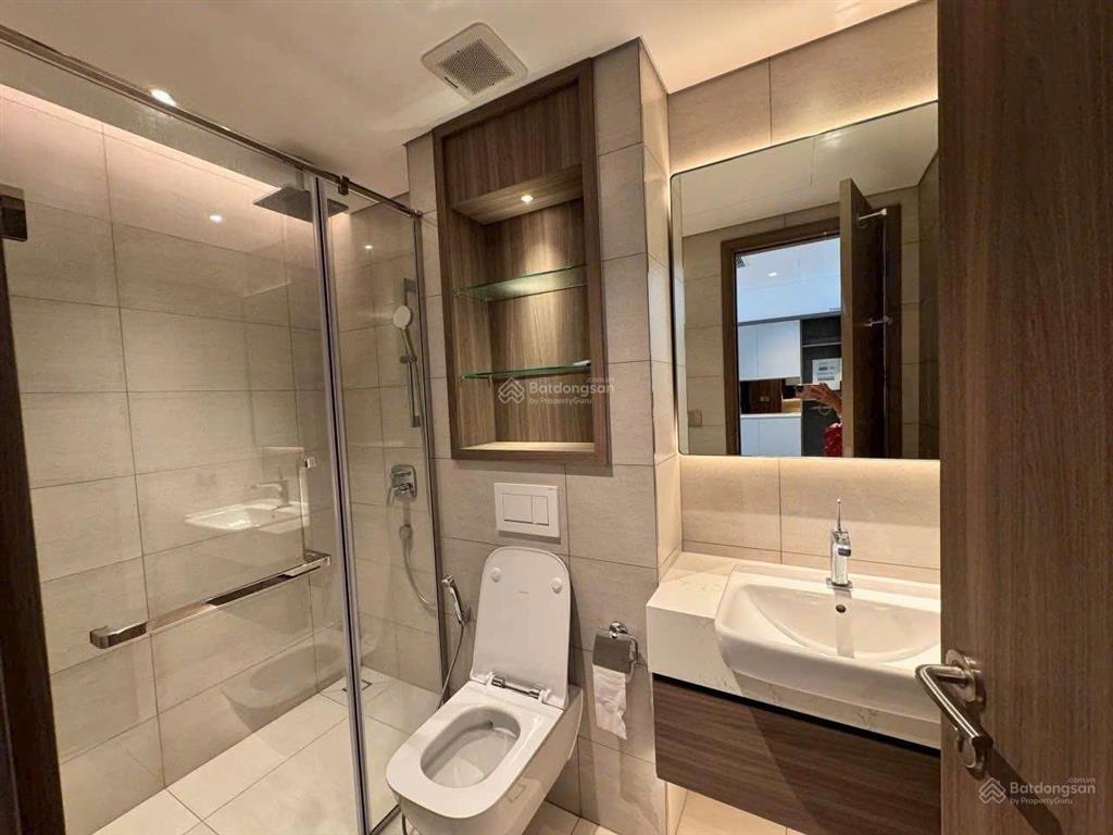 Bán căn 2pn+ 1đn skypark. dt 80m2 tầng 20, sẵn sổ đỏ giá nhỉnh 10 tỷ.  0911 717 ***
