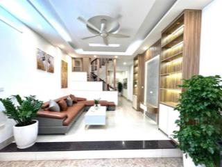 Siêu phẩm  hàng ngon  giá rẻ  ccmn. dt 50m2, 5 tầng, 9 khép kín. giá 9.2 tỉ. phố trần cung