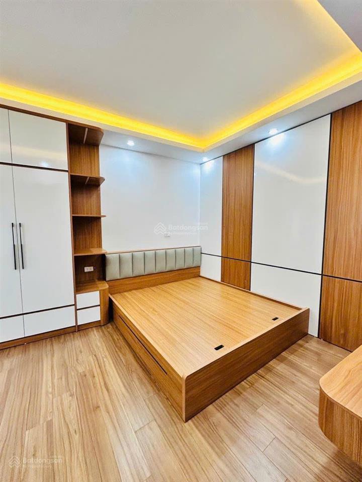 Nhà đẹp mới  full nội thất  ở ngay, dt 35m2 x 5 tầng, giá 6.8 tỷ. cổ nhuế  btl