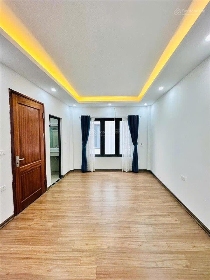 Nhà đẹp mới  full nội thất  ở ngay, dt 35m2 x 5 tầng, giá 6.8 tỷ. cổ nhuế  btl