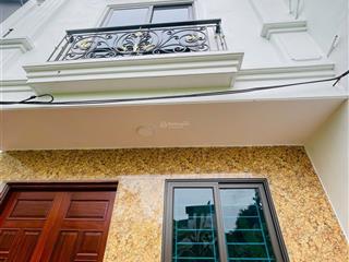 Bán nhà xây mới đẹp  ô tô đỗ cửa  ở ngay đón tết  35m2, 5 tầng, 5.6 tỉ. phố hoàng liên  btl