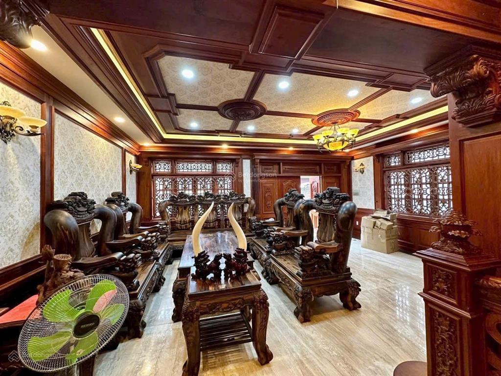 Bán biệt thự nguyễn chí thanh quận 5 dt 8x20 4 tầng thang máy