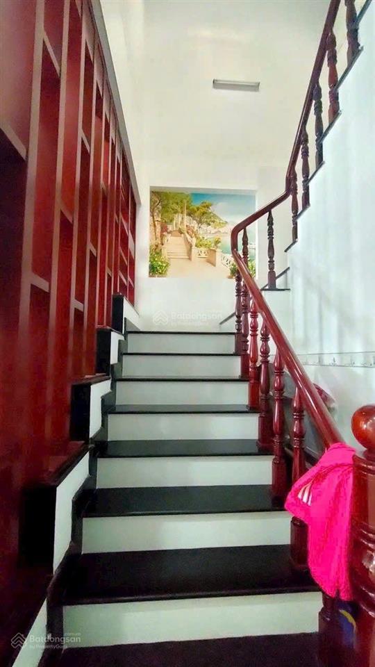 Nhà 11,7 tỷ 1 trệt 1 lầu, mặt tiền đường trần hoàng na  gần ngã tư 30/4, q ninh kiều, tp cần thơ