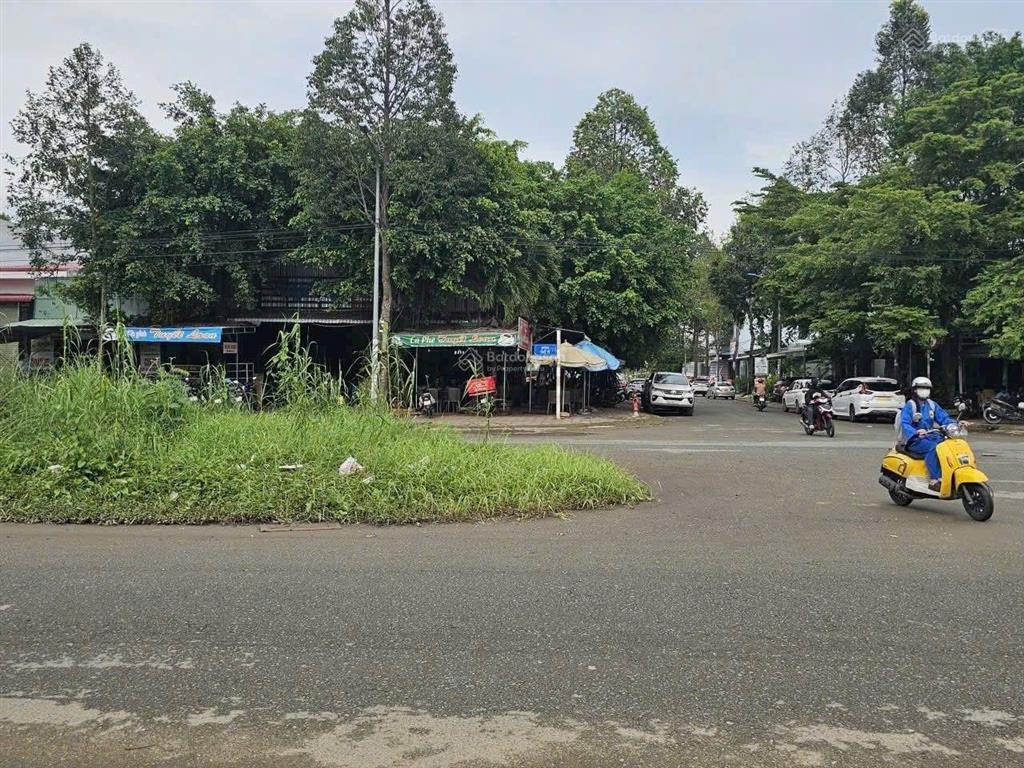 Cặp nền góc 302,5m2 (đường xuân hồng và đường số 5), ktđc hai bên đường nguyễn văn cừ  cần thơ