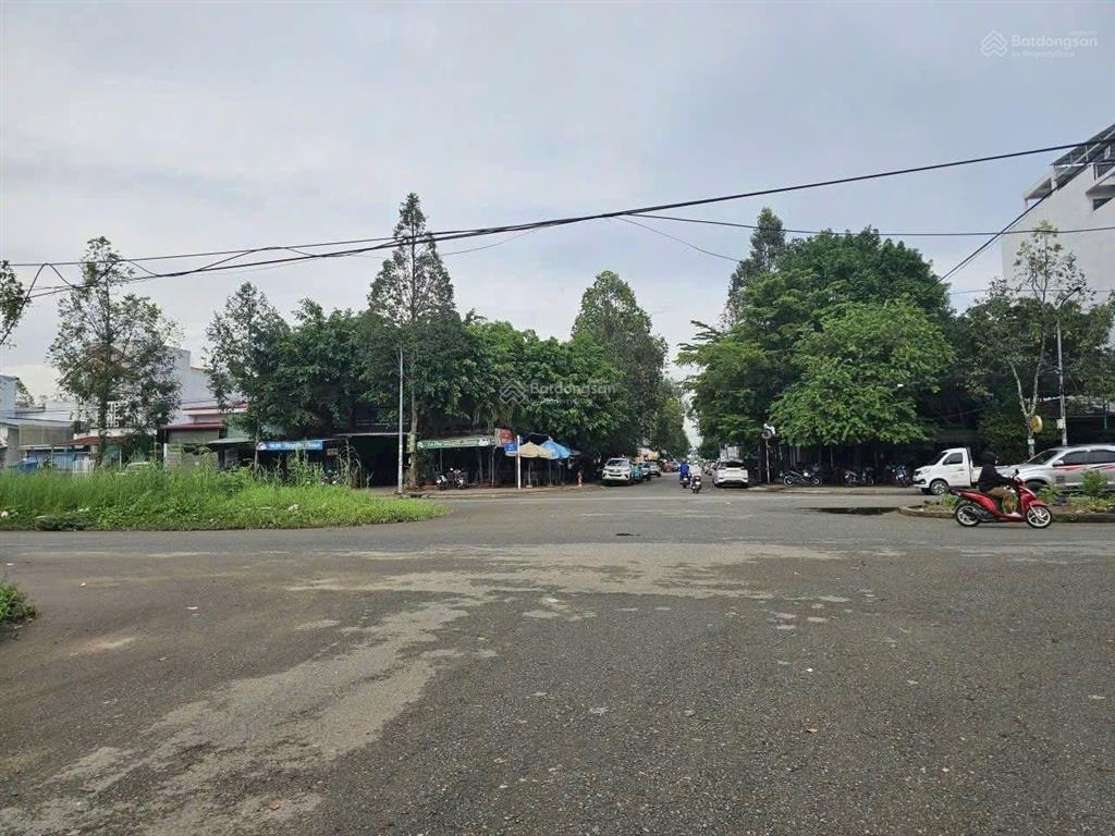 Cặp nền góc 302,5m2 (đường xuân hồng và đường số 5), ktđc hai bên đường nguyễn văn cừ  cần thơ