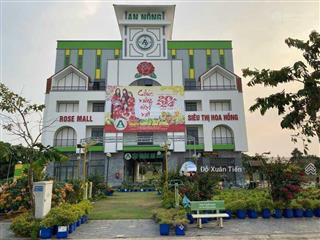 Khách em kẹt tiền bán lô 300tr nên an nông 5 (rose mall), 64m2 sổ sẵn, giá 1tỷ450  0934 004 ***