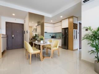 Chính chủ cần bán gấp căn hộ saigon royal 80m2 căn góc, thiết kế hiện đại giá hợp lý 7.2 tỷ.