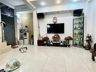 Bán nhà siêu đẹp  cát linh 30m2 giá 6 tỷ vài bước chân ra phố