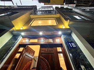Bán nhà 46m2 xe ba gác đỗ cửa 100m ra tới văn cao oto đậu ngày đêm